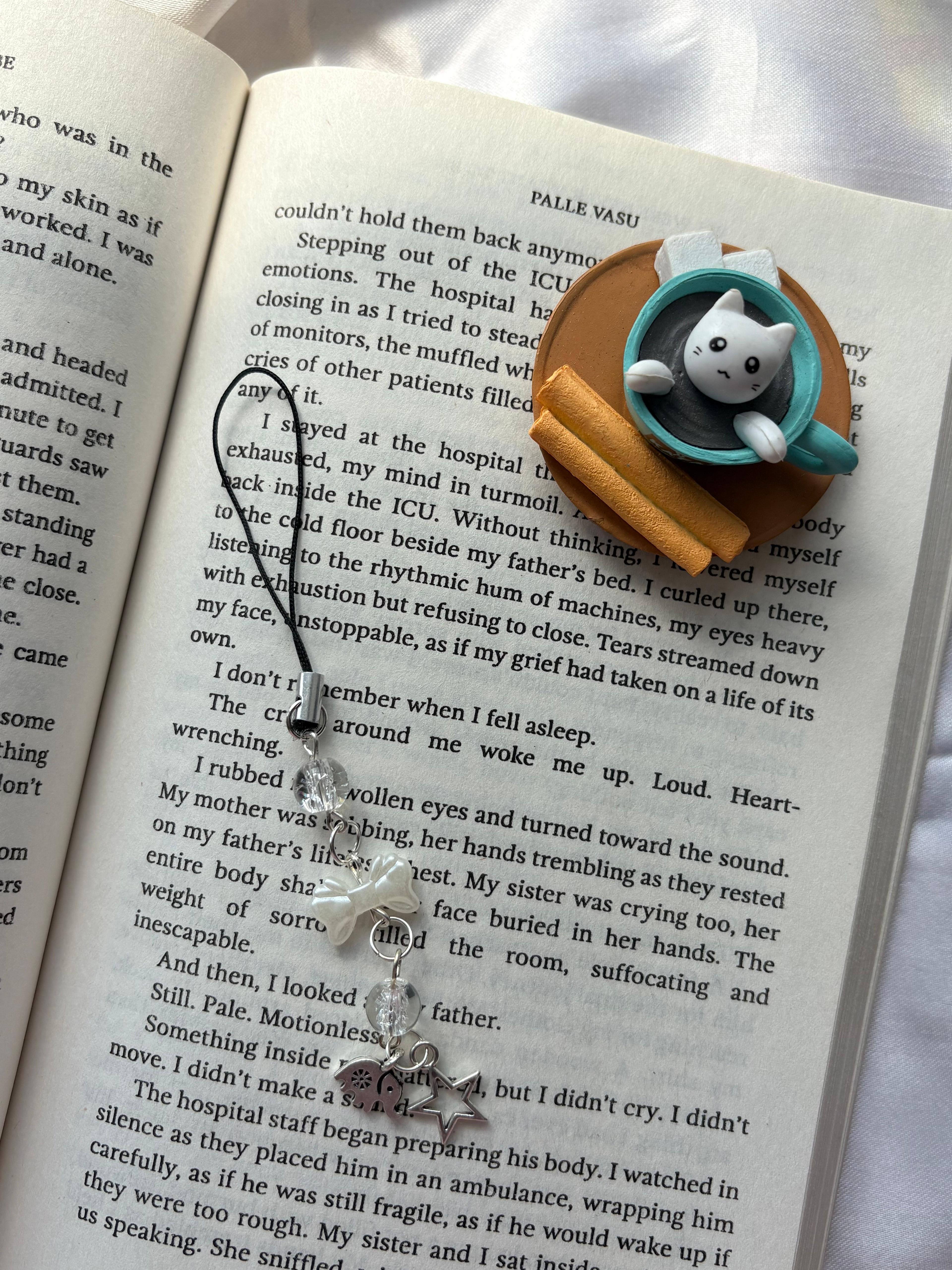 bow phone charm - Image 1